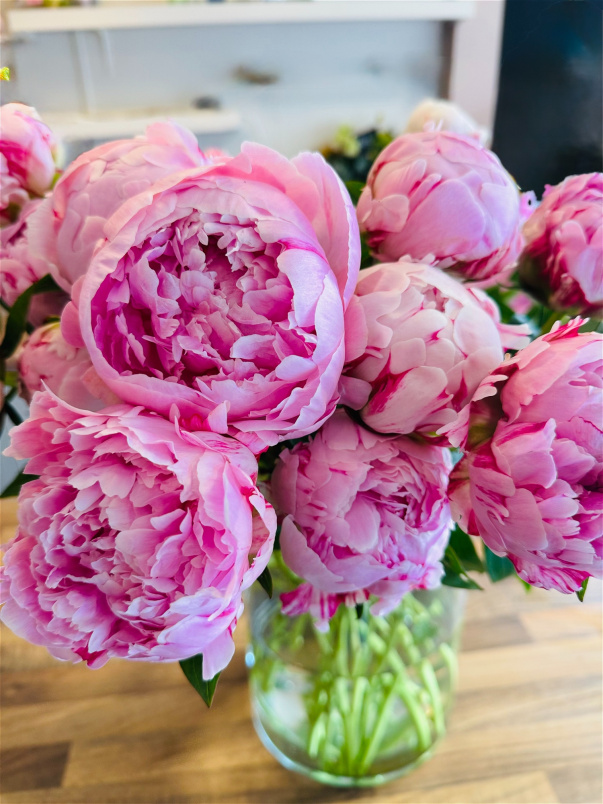 Bouquets | Seasonal Peony & Irish Stock Bunch