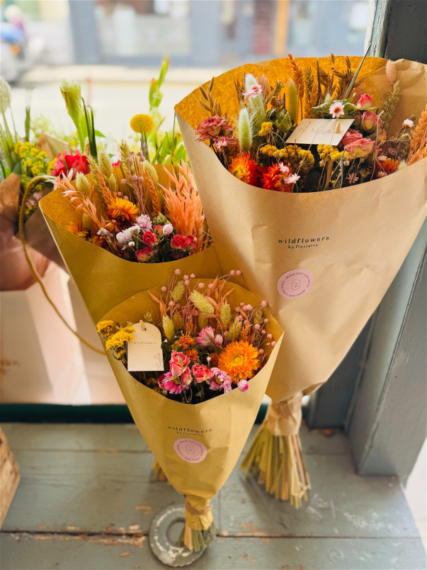 Bouquets | Bright Dried Flower Bunch