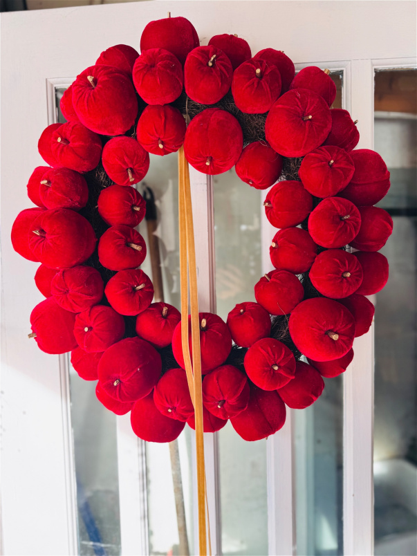 Christmas | Wreaths  | Velvet Apple Wreath
