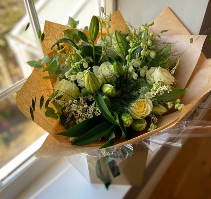 Bouquets | Classic Whites & Greens