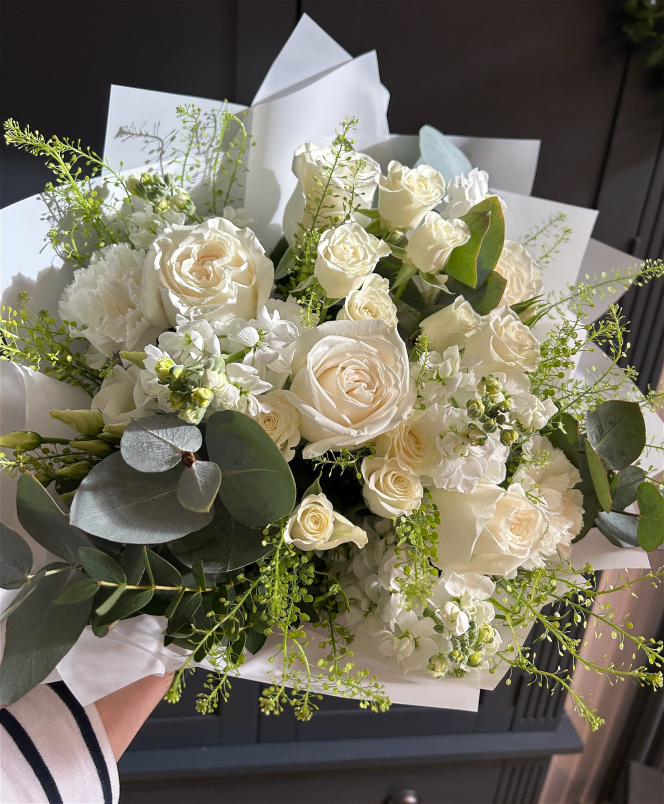 Bouquets | Fresh Whites and Creams