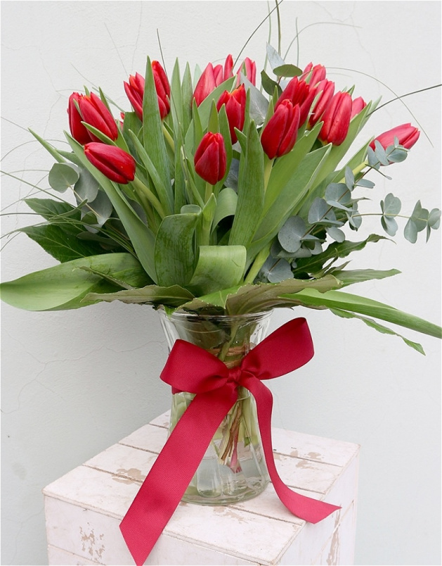 Valentines Day Flowers | Red tulip vase