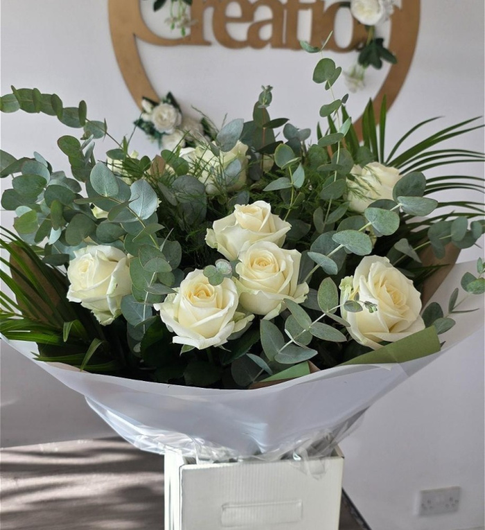 Bouquets | Christmas Flowers | Valentines Day Flowers | Winter Kisses