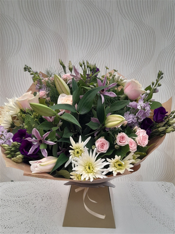 Hand-Tied Bouquets | Country Garden