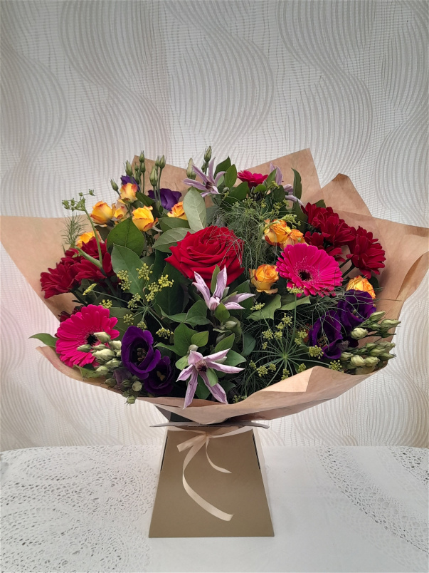 Hand-Tied Bouquets | Blooming bright