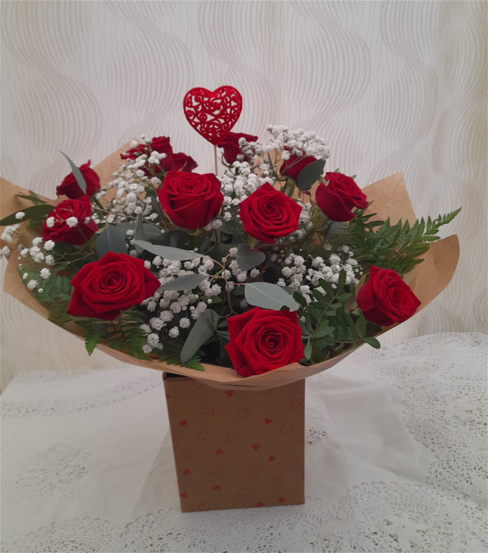 Hand-Tied Bouquets | Valentine's Day | Dozen Roses Hand-Tied
