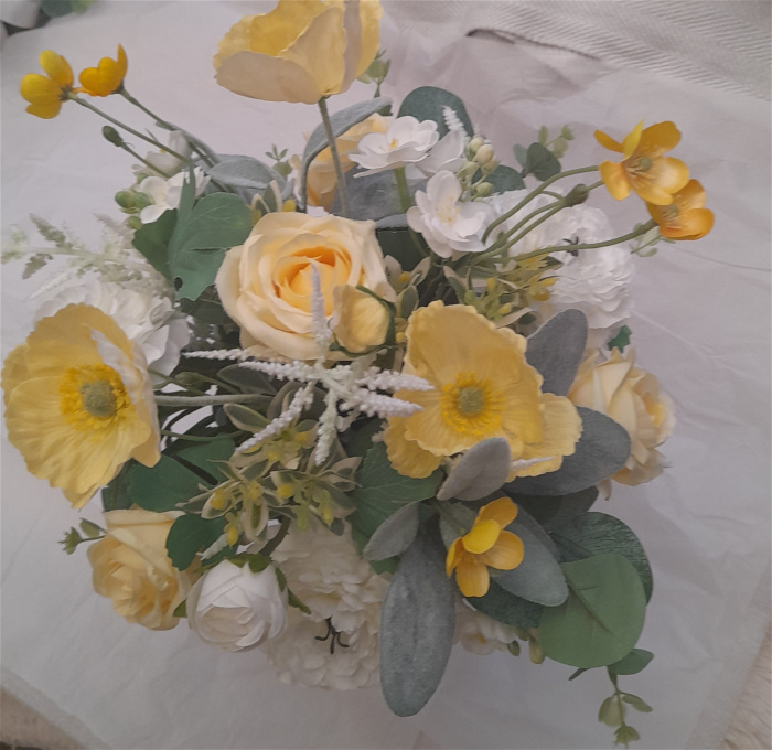 Artificial Wedding Bouquets | Artificial wedding bouquet. WHITE AND SOFT YELLOW