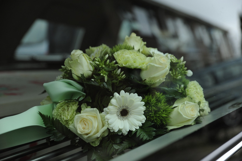 Rae of Roses | Flower Studio  | Eastleigh | Funeral