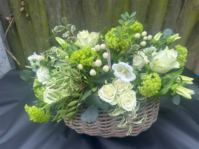 Bouquets | Mother's Day | Sympathy | Basket of flowers
