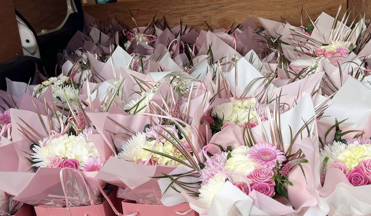 The Flower Hut | Wigan | Home