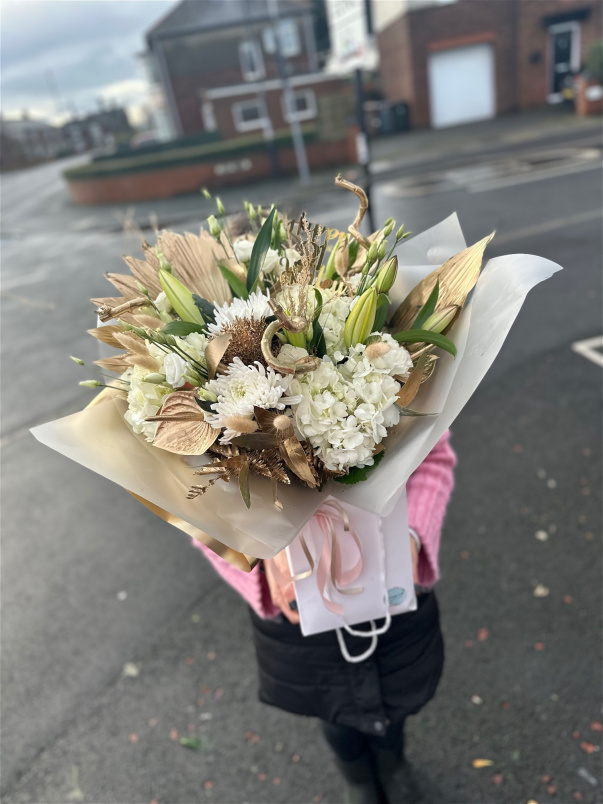 Bouquets | A touch of gold
