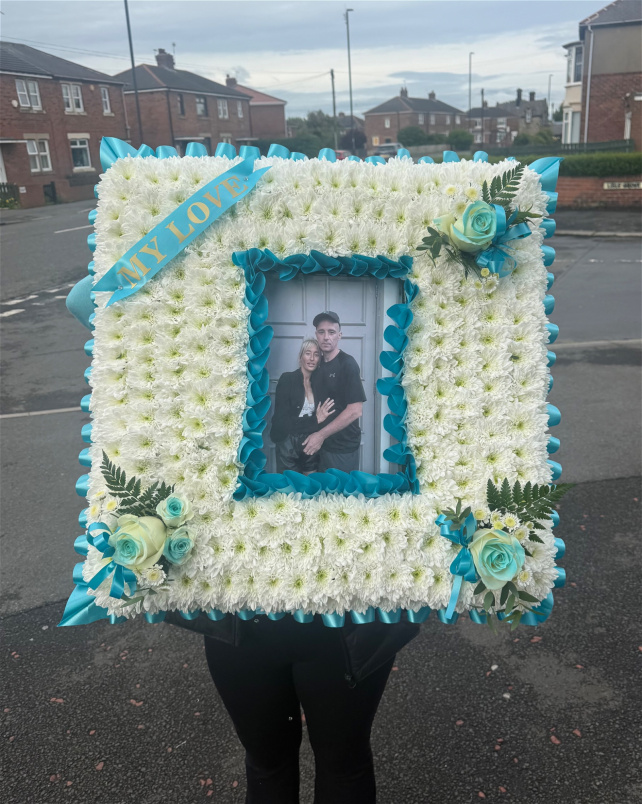 Funerals | Photo frame tribute
