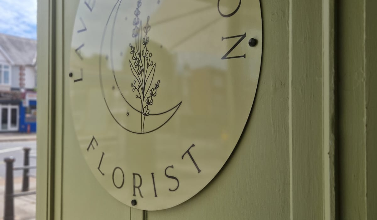 Lavender Moon Florist | Portsmouth | Home
