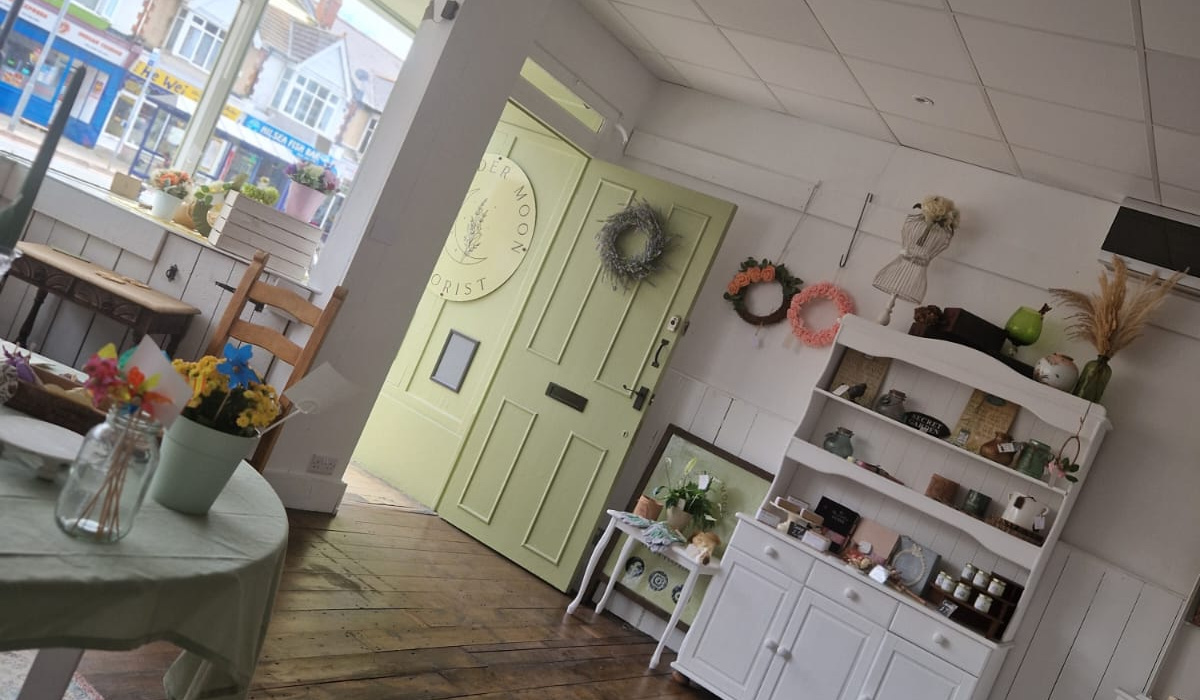 Lavender Moon Florist | Portsmouth | Home