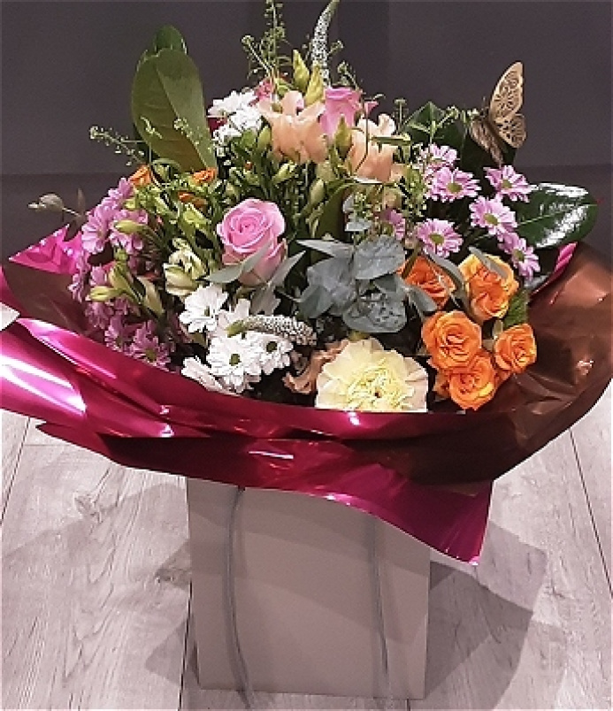 Floral Boxes (in water) | Hand-tied Bouquets | gift Bag Bouquet