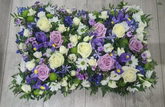 Cushion and Pillow Tributes | Mixed base pillow tribute