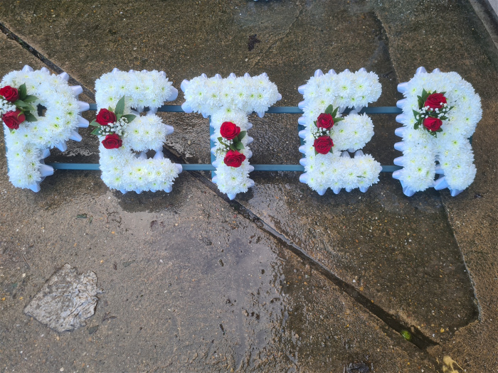  Personalised Family Tributes and Letter Frames | 5 letter Personalised name frame