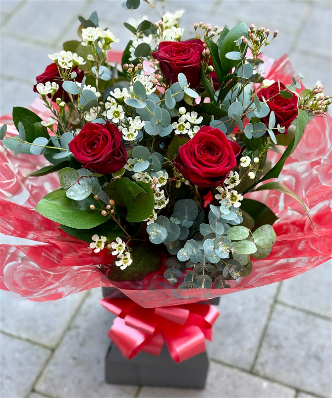 Valentines | 6 red roses