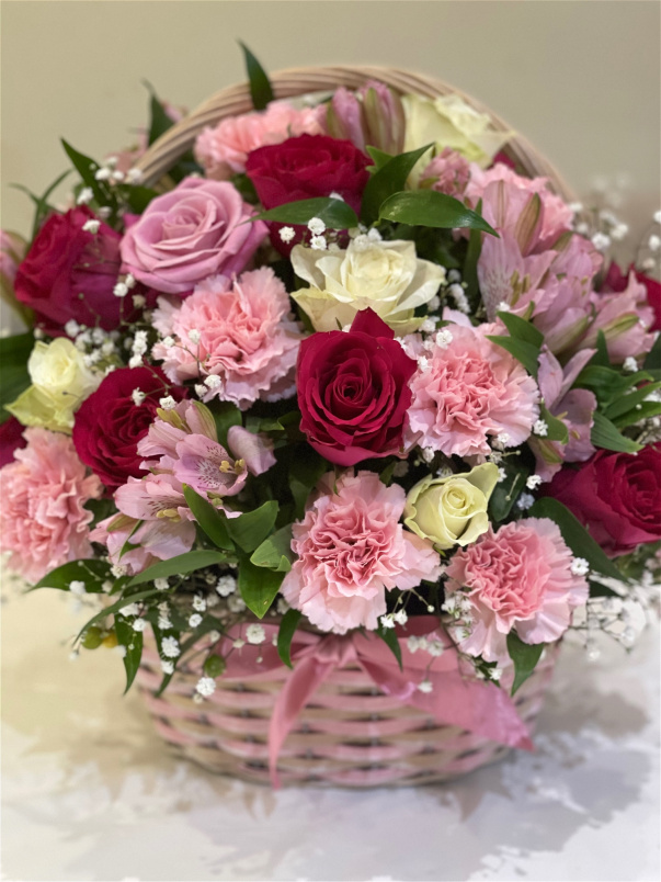 Hand Tied Bouquets and Arrangements | Mother's Day  | Blooms in Basket