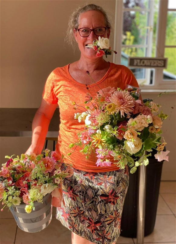 Arrangements | Fresh Seasonal Bouquets | Gifts | Special Occasion Bouquets | Seasonal Bouquets