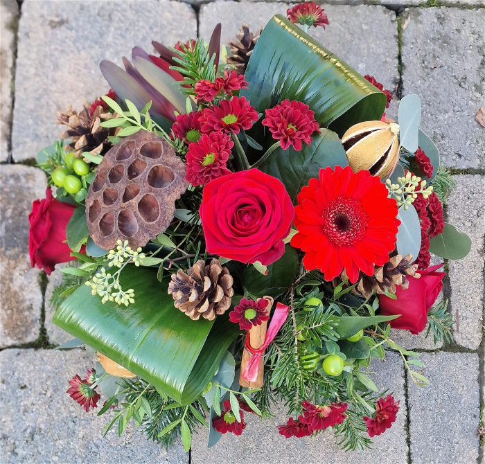 Christmas | Funeral Tributes | Traditional Red Grave Posy