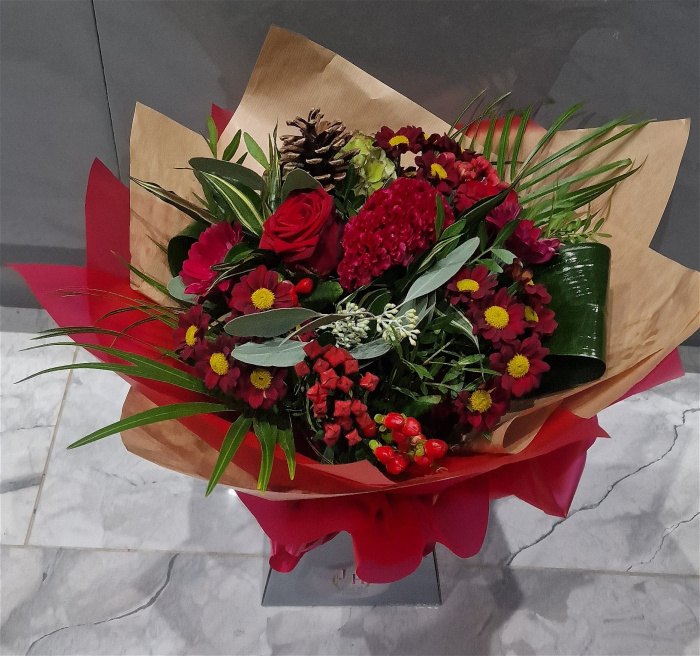 Aquapack Bouquets | Christmas | Crimson Christmas