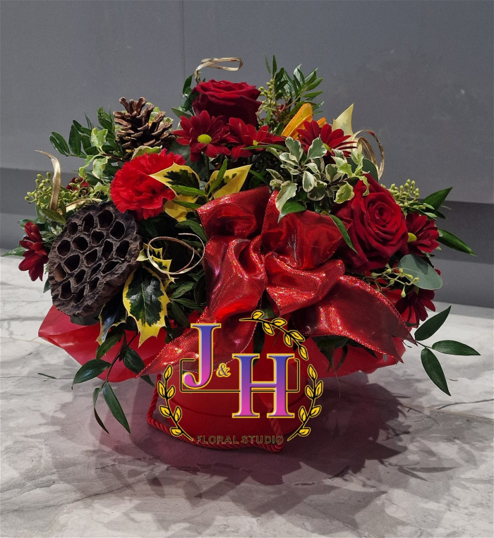 Arrangements | Christmas | Christmas Hatbox