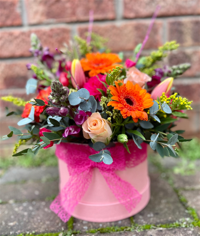 Arrangements | Bouquets | Teachers Gifts | Valentines Day | Hat box arrangement