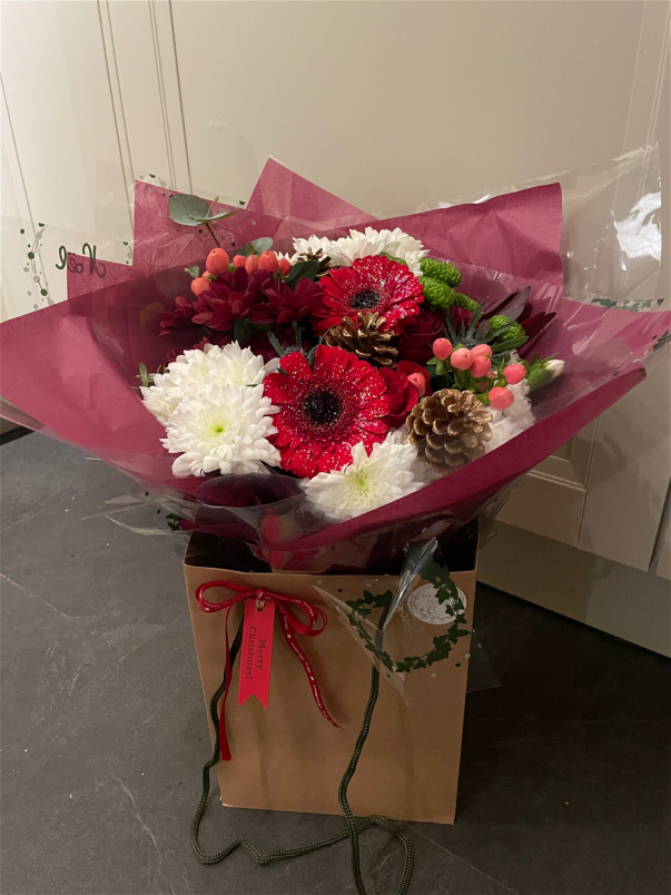 Bouquets | Christmas | Postal Flowers | Christmas bouquet