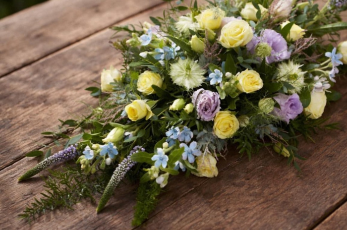 Funeral sprays | funeral tribute | Gallery | Double Ended Spray