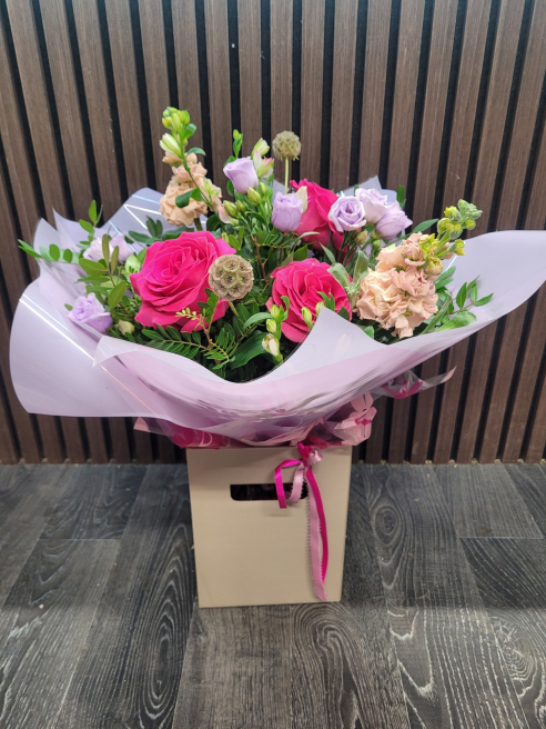Flowers by Lavish | Coalville | Same day Flower Delivery in Coalville. How it works and what to expect.