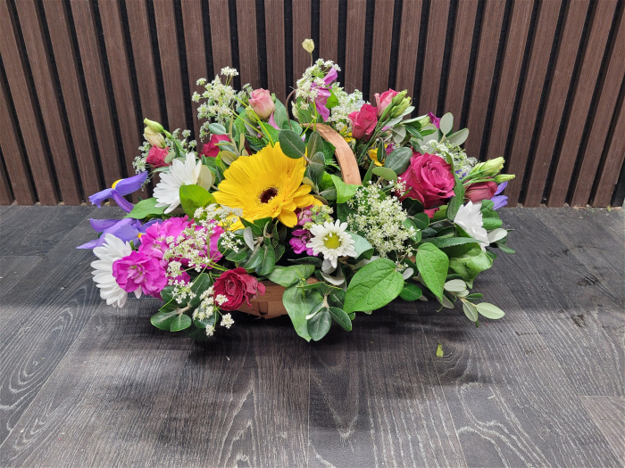 Fresh Flowers | Upsell gifts | Fresh flower basket