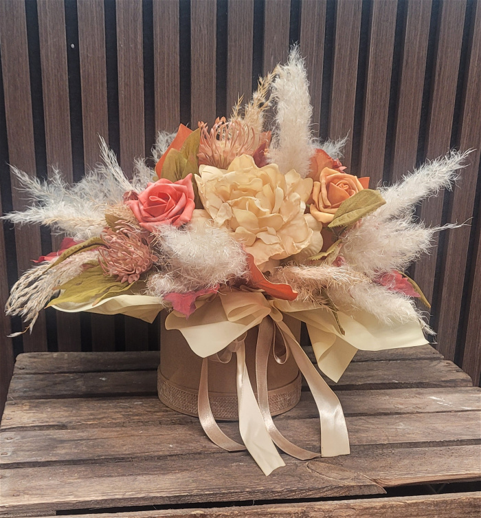 Autumn / Winter Door Wreaths | Hat Boxes | Boho blush artifical flower hatbox