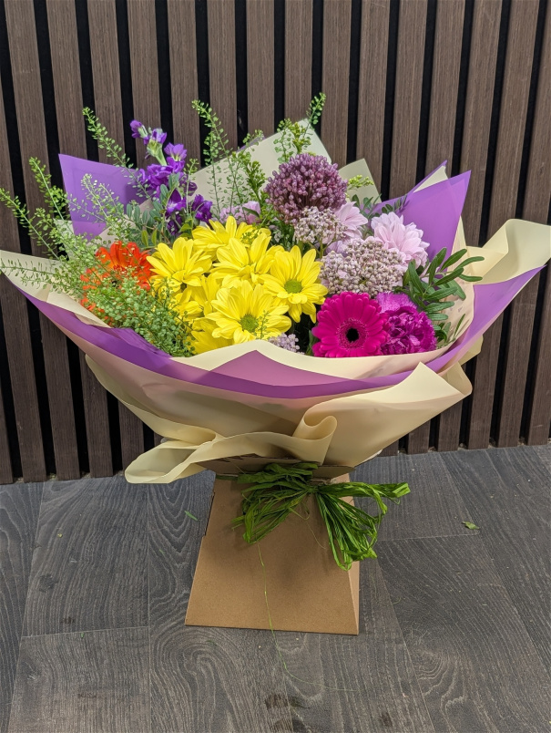 Fresh Flowers | A pop of happiness bouquet