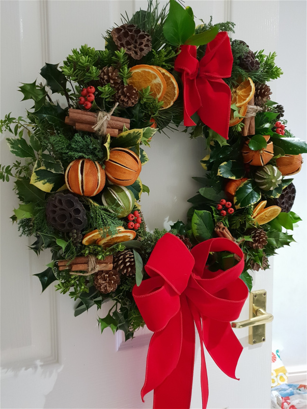 Fresh Christmas Wreaths | Luxury Traditional Christmas wreath - Fresh