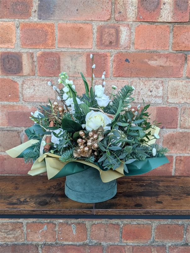 Christmas Collection | Fresh Flowers | Snowman Floral Velvet Hat box