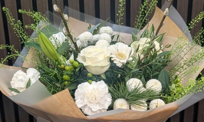 Christmas Collection | Fresh Flowers | Florist choice White Christmas