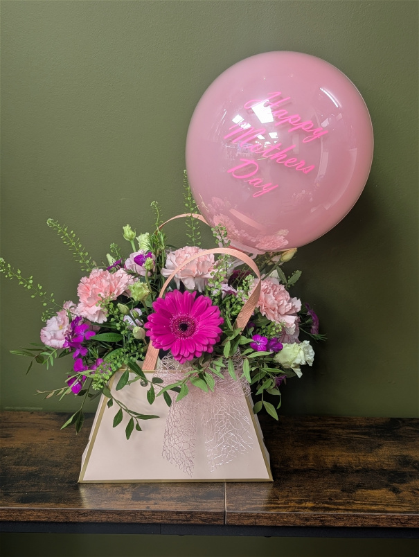 Balloon & Flower Hatbox | Fresh Flowers | Mother's Day | Upsell gifts | Mothers Day Floral Handbag surprise