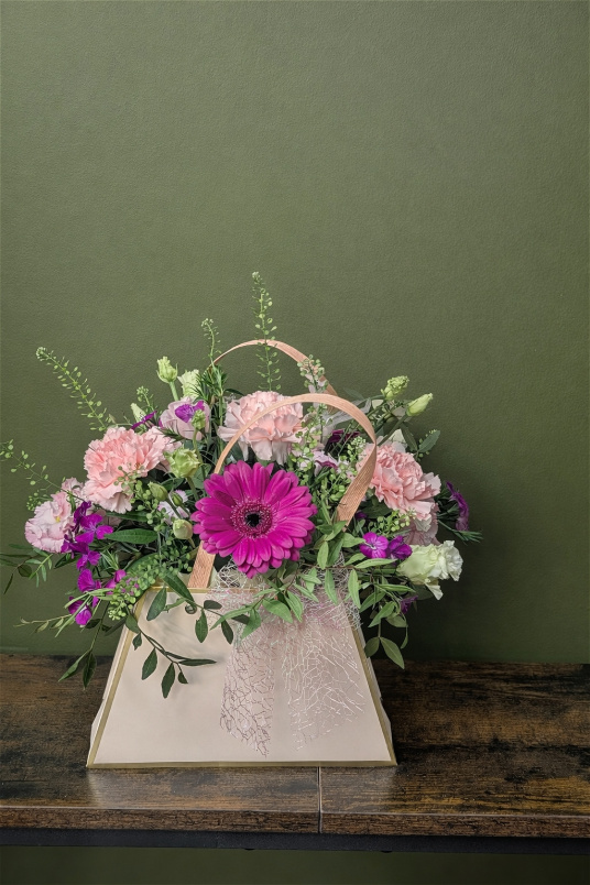Fresh Flowers | Hat Boxes | Upsell gifts | Mothers Day Floral Handbag surprise