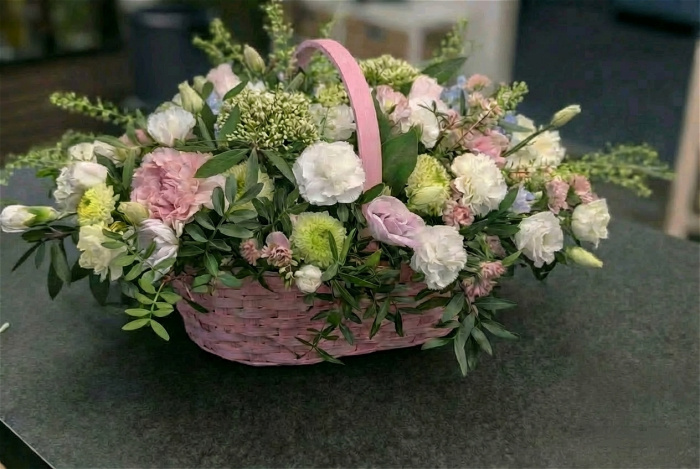 Fresh Flowers | Mother's Day | Upsell gifts | Pastel flower basket