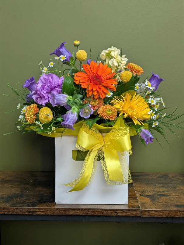 Fresh Flowers | The sunshine flower box