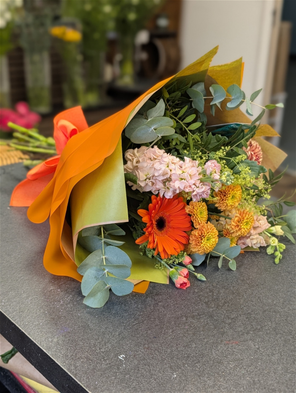 Fresh Flowers | Upsell gifts | The Seasonal Bunch