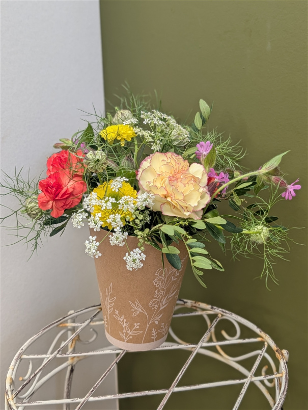 Fresh Flowers | The little flower pot