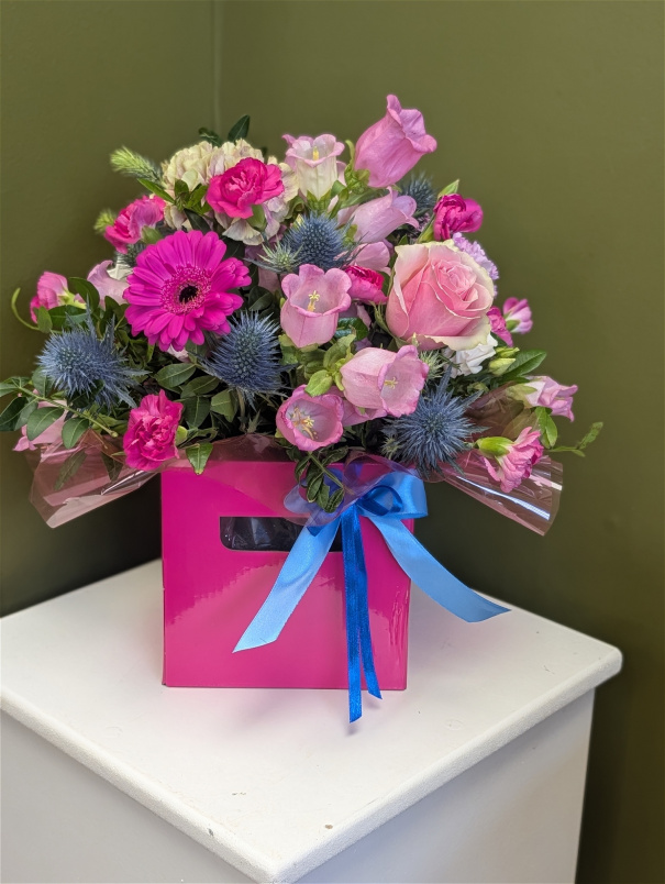 Fresh Flowers | Hat Boxes | Upsell gifts | Rosé & Blue