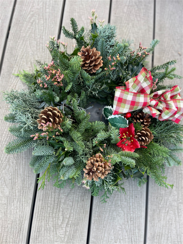 Arrangements | Farewell Flowers | Christmas Grave Wreaths