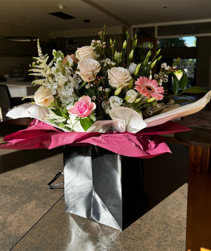 Arrangements | Bouquets | Gentle Whisper