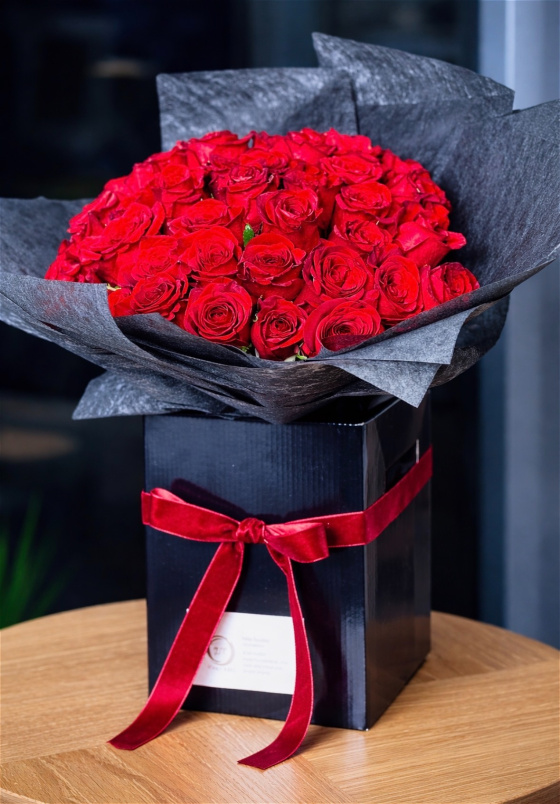 Arrangements | Bouquets | Gifts | Pre-Order Valentine Roses | Special Occasions | Classic Love Bunch