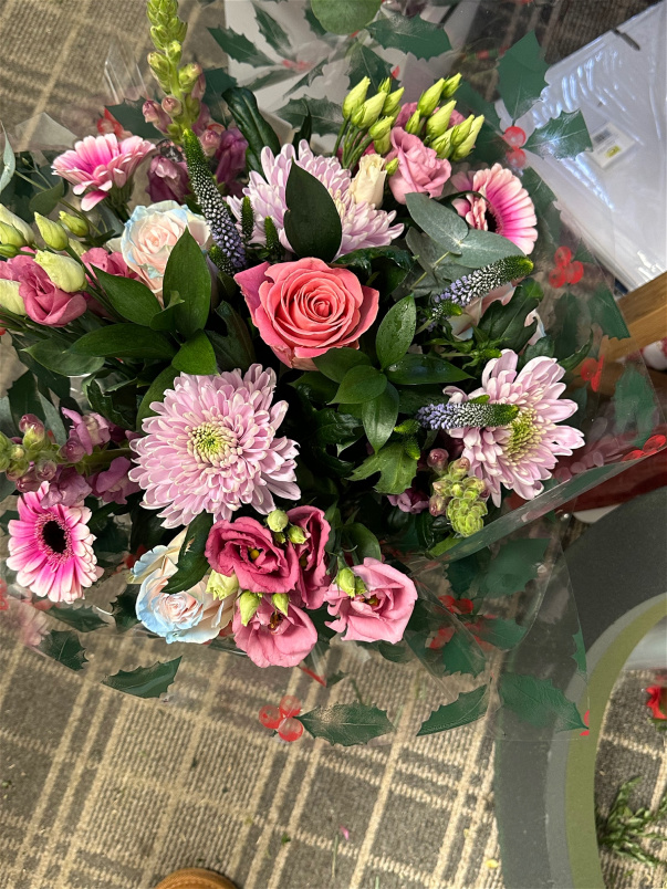 valentines day | Simple bouquet with mixed flowers