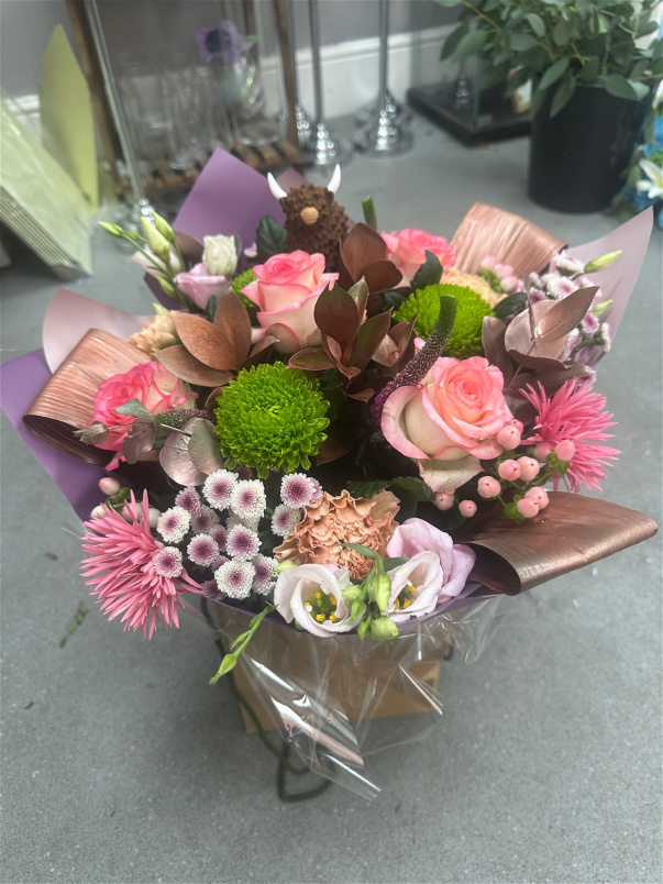 Bouquets | Highland cow rose gold mix