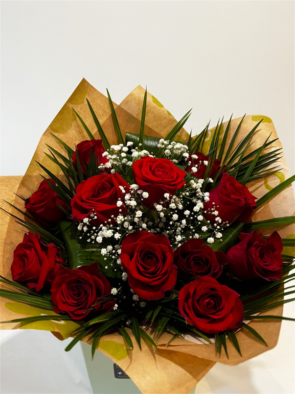 Romance | Dozen red roses